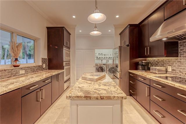 2726 NE 25TH Place, Fort Lauderdale, FL 33305