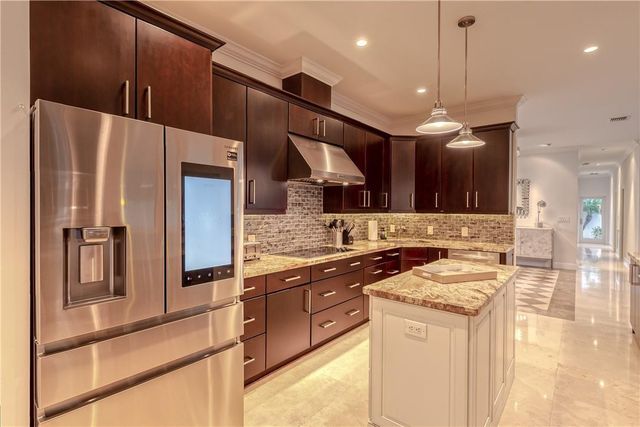 2726 NE 25TH Place, Fort Lauderdale, FL 33305