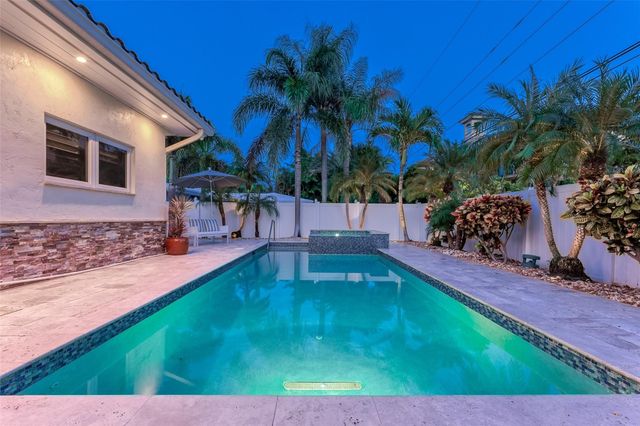 2726 NE 25TH Place, Fort Lauderdale, FL 33305