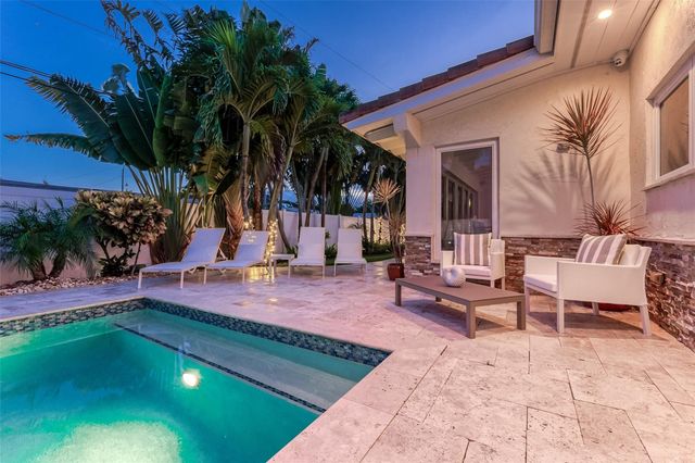 2726 NE 25TH Place, Fort Lauderdale, FL 33305