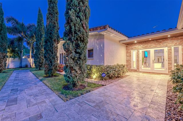 2726 NE 25TH Place, Fort Lauderdale, FL 33305