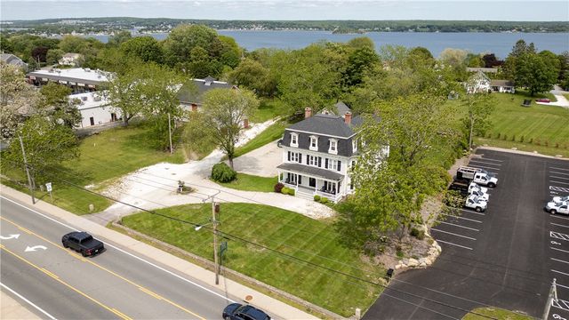 2951 East Main Road 3, Portsmouth, RI 02871