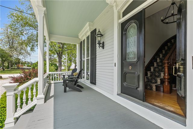 2951 East Main Road 3, Portsmouth, RI 02871