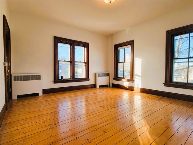 2951 East Main Road 3, Portsmouth, RI 02871