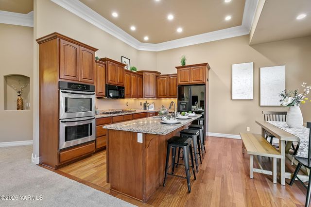 609 N 74th Ave, Yakima, WA 98908