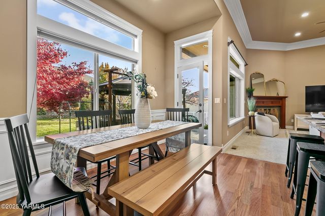 609 N 74th Ave, Yakima, WA 98908