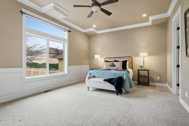 609 N 74th Ave, Yakima, WA 98908