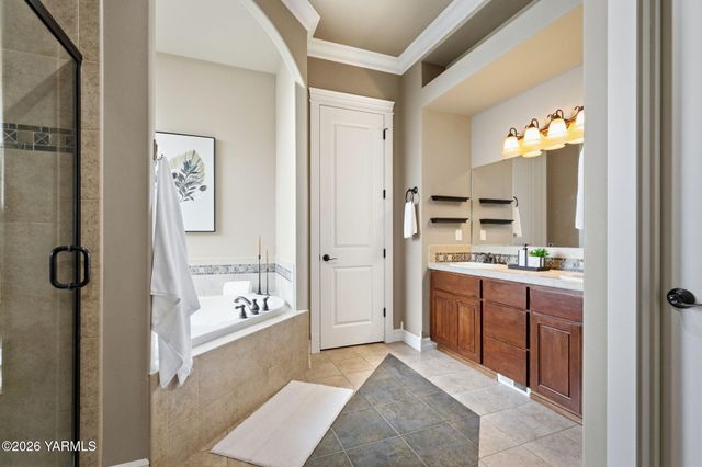 609 N 74th Ave, Yakima, WA 98908