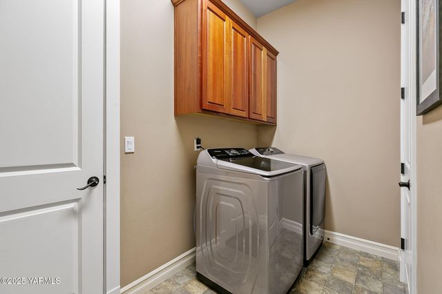 609 N 74th Ave, Yakima, WA 98908