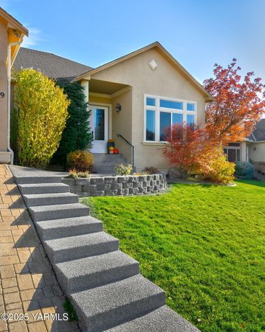 609 N 74th Ave, Yakima, WA 98908