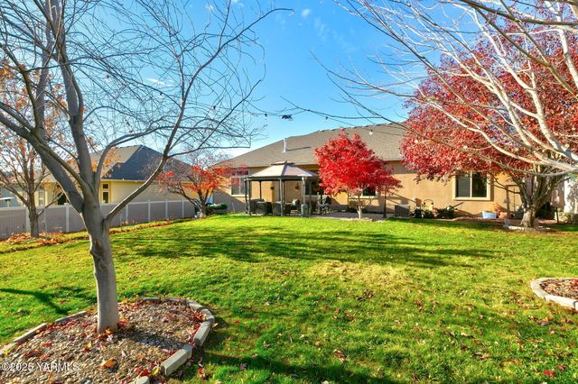 609 N 74th Ave, Yakima, WA 98908