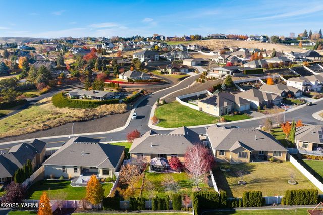 609 N 74th Ave, Yakima, WA 98908