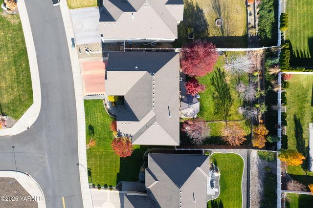 609 N 74th Ave, Yakima, WA 98908