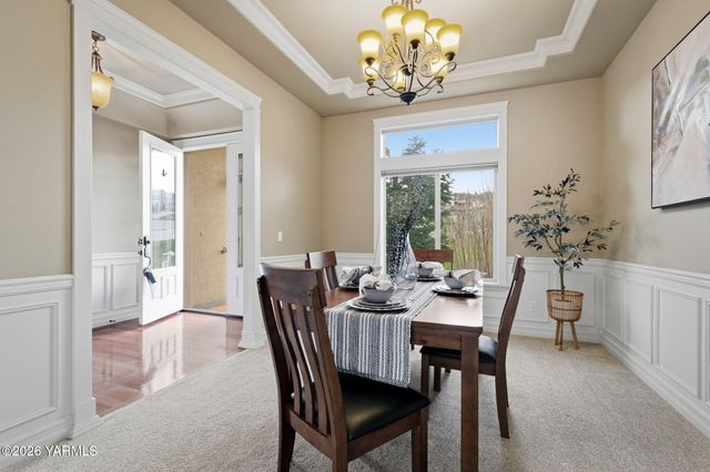 609 N 74th Ave, Yakima, WA 98908