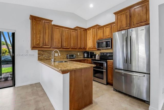 971 NW 89th Ave, Plantation, FL 33324