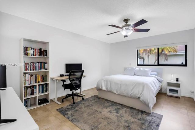 971 NW 89th Ave, Plantation, FL 33324