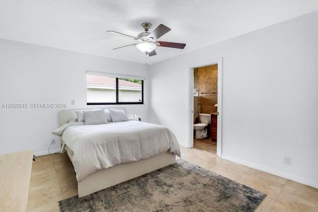 971 NW 89th Ave, Plantation, FL 33324