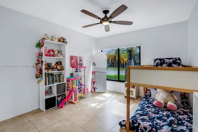 971 NW 89th Ave, Plantation, FL 33324