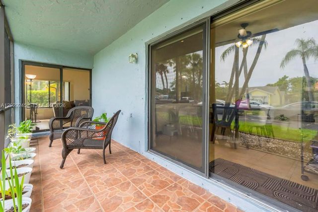 971 NW 89th Ave, Plantation, FL 33324