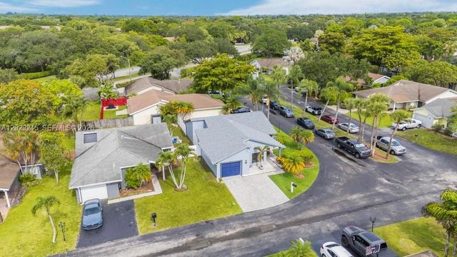 971 NW 89th Ave, Plantation, FL 33324