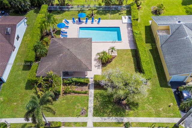 971 NW 89th Ave, Plantation, FL 33324