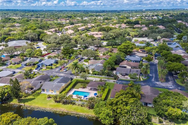 971 NW 89th Ave, Plantation, FL 33324