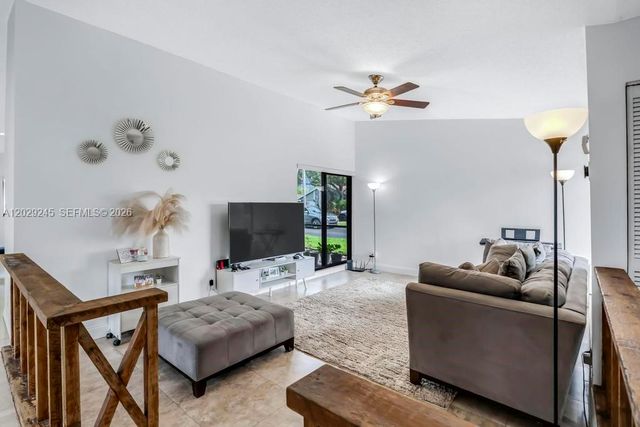 971 NW 89th Ave, Plantation, FL 33324