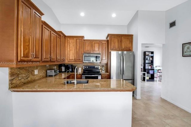 971 NW 89th Ave, Plantation, FL 33324