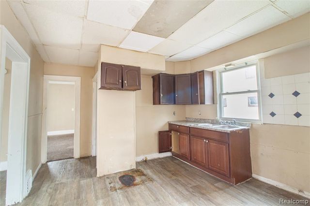 16881 Burgess, Detroit, MI 48219