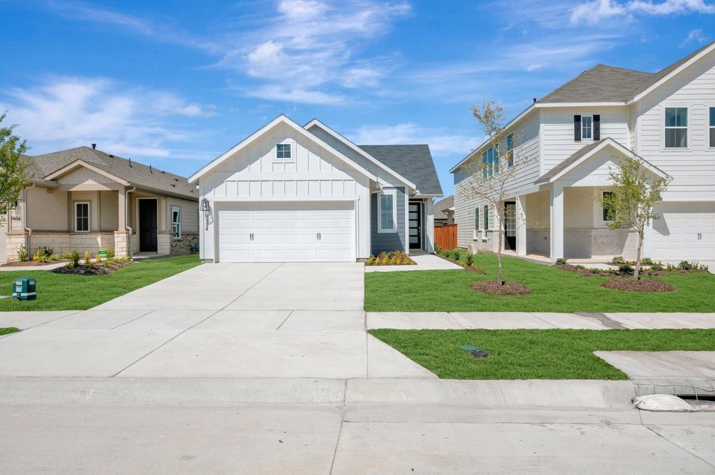 7324 Summer Sunset Drive, Denton, TX 76249 — exterior