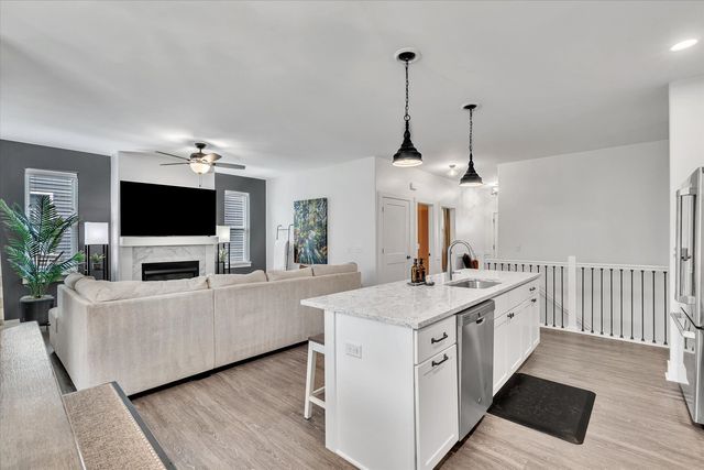 3052 Charissas Place, Bettendorf, IA 52722