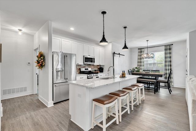 3052 Charissas Place, Bettendorf, IA 52722
