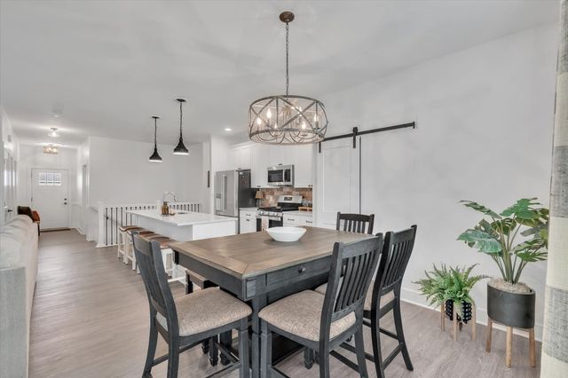 3052 Charissas Place, Bettendorf, IA 52722
