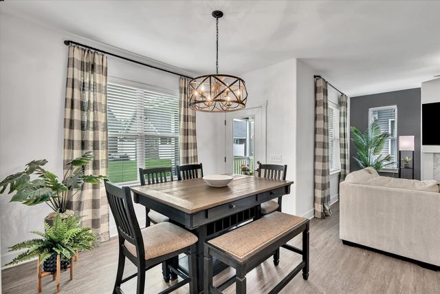 3052 Charissas Place, Bettendorf, IA 52722