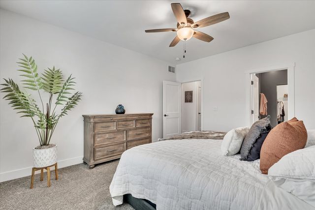 3052 Charissas Place, Bettendorf, IA 52722