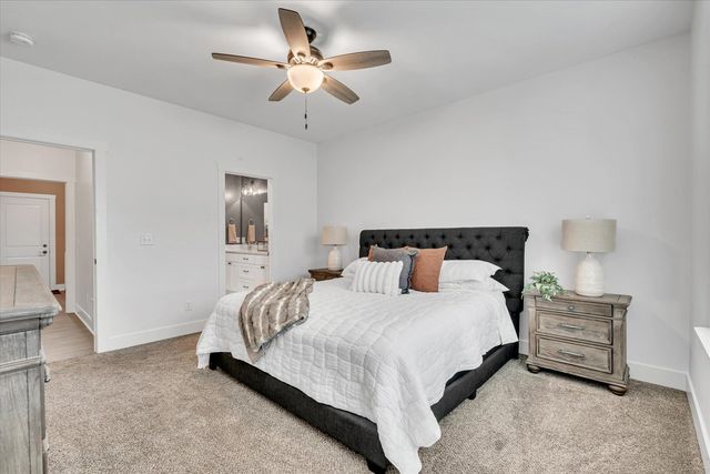 3052 Charissas Place, Bettendorf, IA 52722
