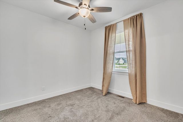 3052 Charissas Place, Bettendorf, IA 52722