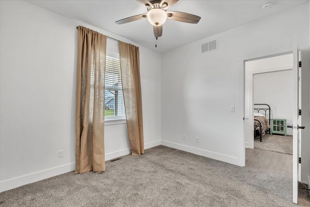 3052 Charissas Place, Bettendorf, IA 52722