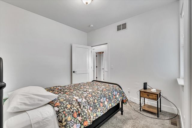 3052 Charissas Place, Bettendorf, IA 52722