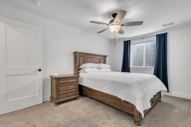 3052 Charissas Place, Bettendorf, IA 52722