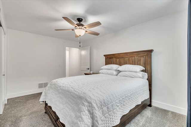 3052 Charissas Place, Bettendorf, IA 52722