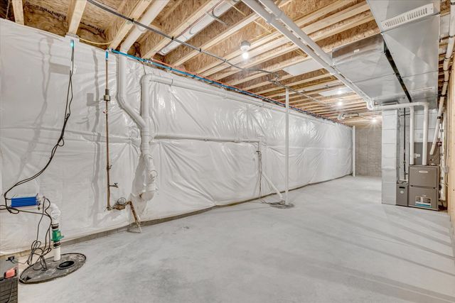 3052 Charissas Place, Bettendorf, IA 52722