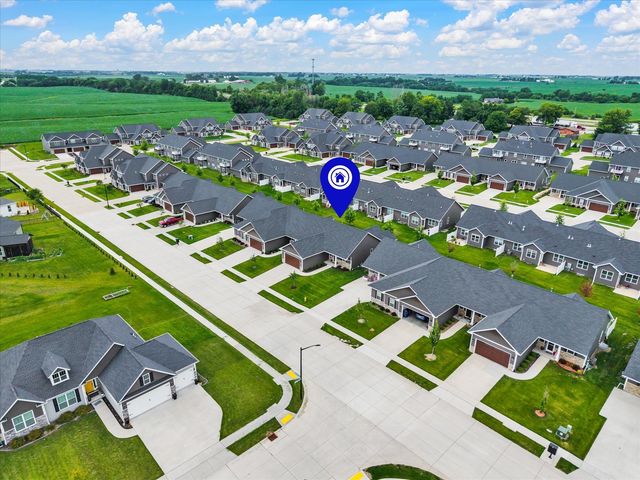 3052 Charissas Place, Bettendorf, IA 52722