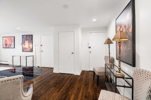 8 Commonwealth Court 7, Boston, MA 02135