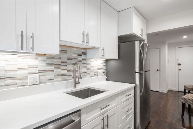 8 Commonwealth Court 7, Boston, MA 02135