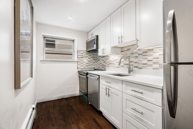 8 Commonwealth Court 7, Boston, MA 02135