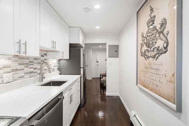 8 Commonwealth Court 7, Boston, MA 02135