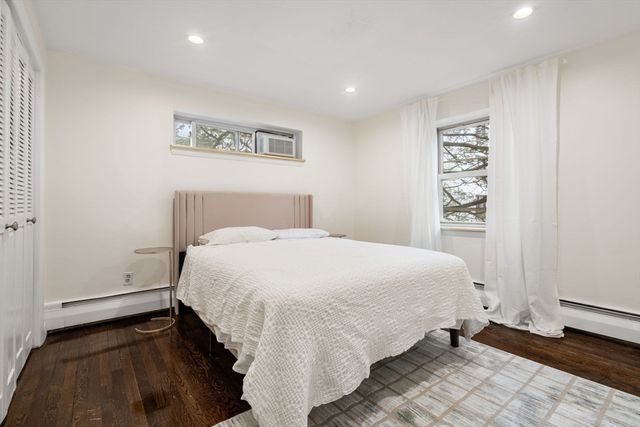 8 Commonwealth Court 7, Boston, MA 02135