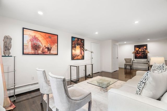 8 Commonwealth Court 7, Boston, MA 02135