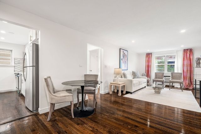 8 Commonwealth Court 7, Boston, MA 02135